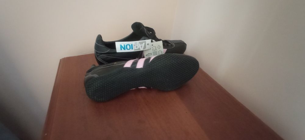 Кроссовки adidas