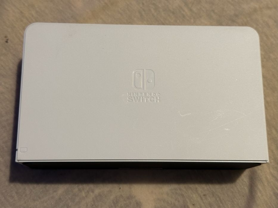 Nintendo Switch OLED– Stare excelentă + Accesorii originale