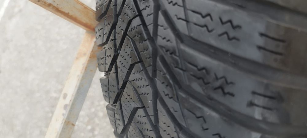 Зимни гуми със джанти  ХЮНДАЙ ИХ35 ,ТУКСОН и всички корейски и японски