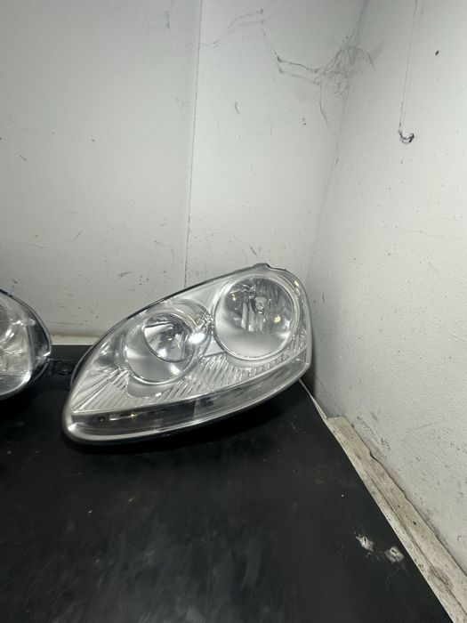 Far stanga far dreapta Volkswagen Vw Jetta Golf 5