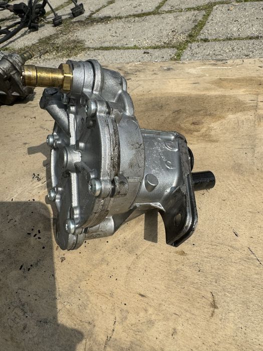 Вакум помпа VW Crafter/Фолксваген Крафтър 2.5 Tdi