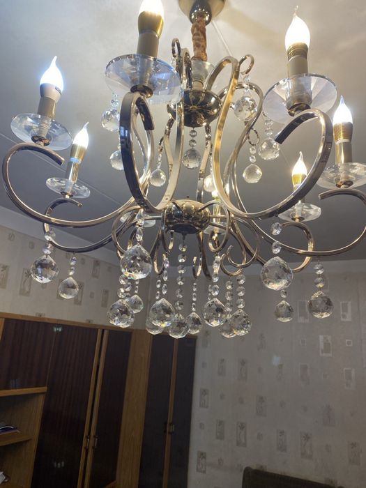 Хрустальная люстра