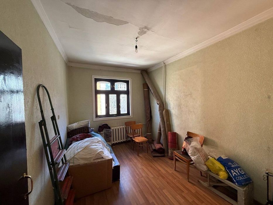 Квартира 2-ком. 65м² средний ремонт этаж 5/9 м.Ойбек ор-р Datum Parfum