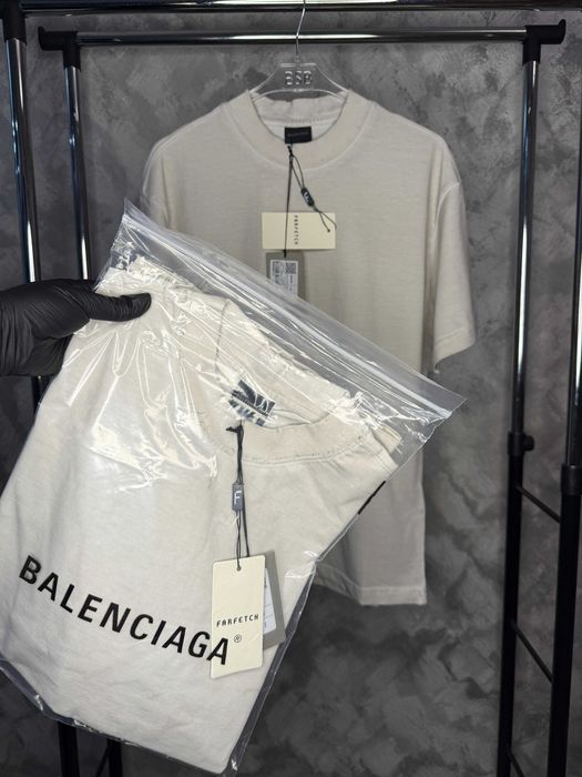 Tricou Balenciaga