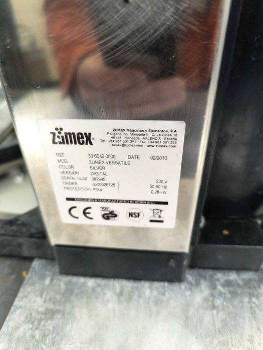 Zumex Essential Basic storcator portocale lamai mandarine