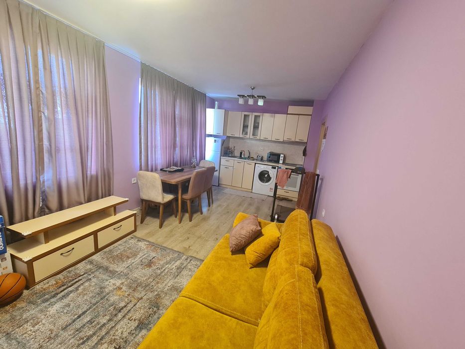 Дава се под наем Двустаен апартамент в Бургас, Славейков - 75 кв.м за 229.5 € - Снимка #2