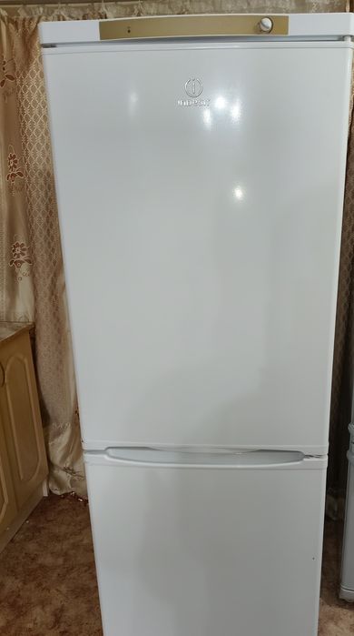 Холодильники продам 2 шт .