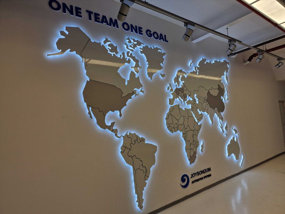 Reclame luminoase litere volumetrice casete luminoase firme