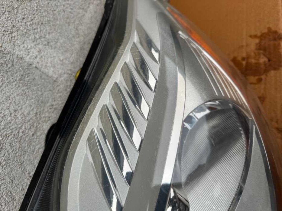 Far stanga Ford Kuga 1 2008 - 2013 8V41-13W030-AE