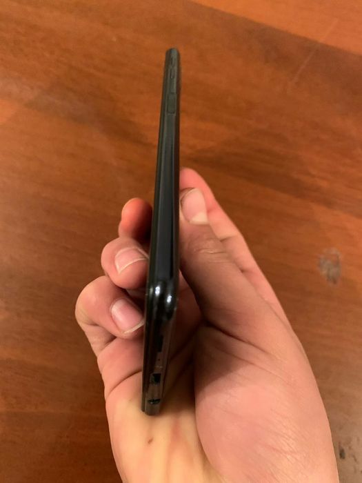 Samsung a7  ideal  64 gb srochna sotilad