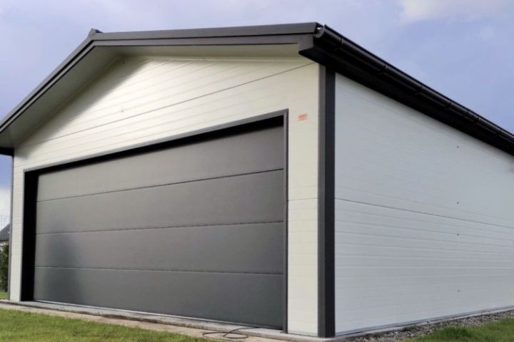 Vând garaj auto pe structură metalică