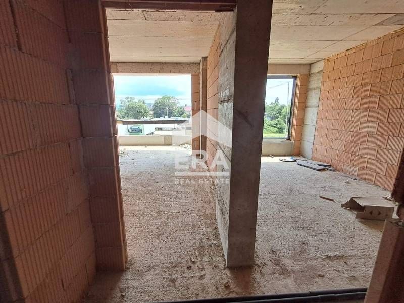 Двустаен, ексклузивен, южен апартамент за продажба, в новострояща се с