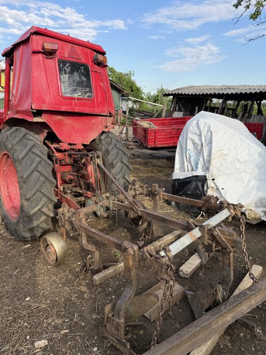 Tractor U445 cu Prasitoare Vie