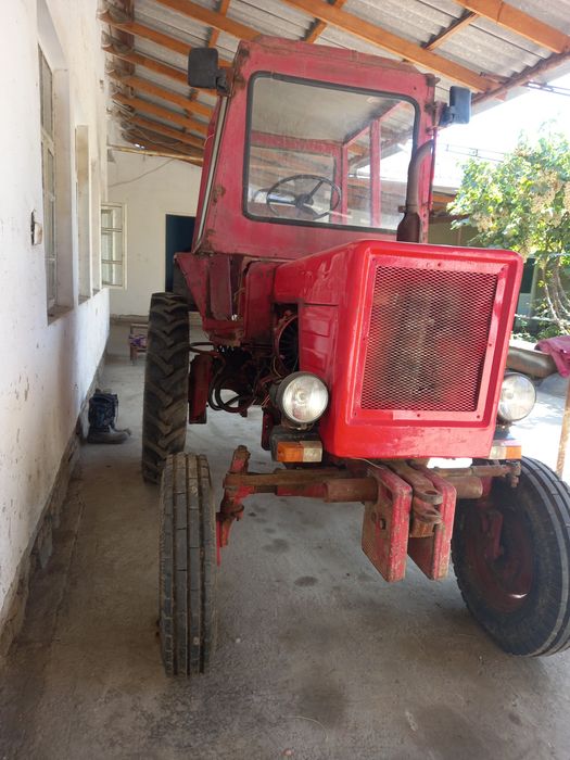 Traktor va presepti sotiladi