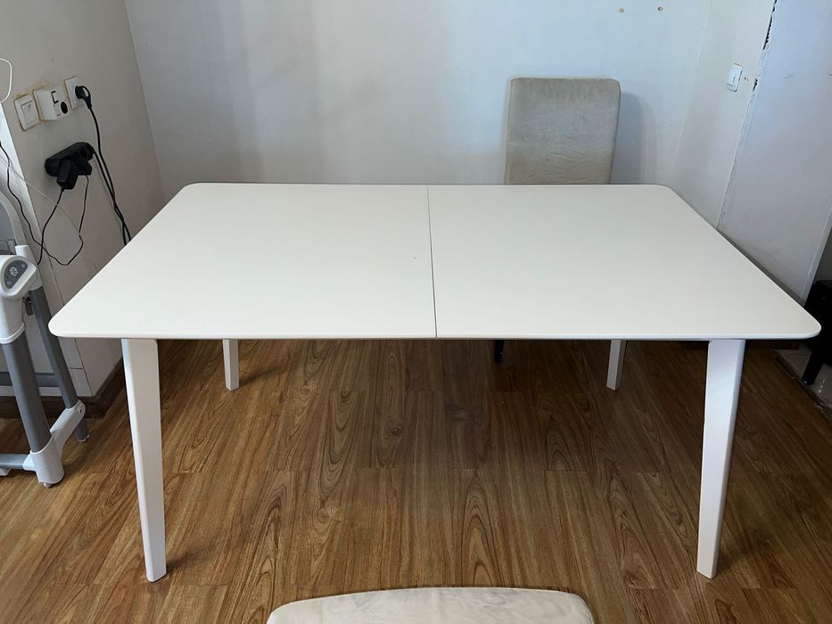 Продам стол и стулья! Срочно!