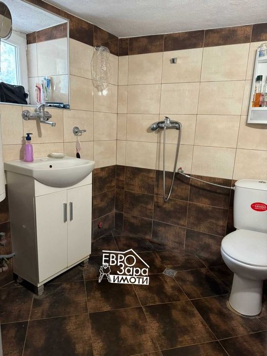 Двуетажна къща за продажба в гр.Шипка