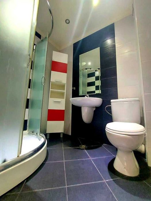 Дава се под наем Четиристаен апартамент в Бургас, Център - 160 кв.м за 408 € - Снимка #6