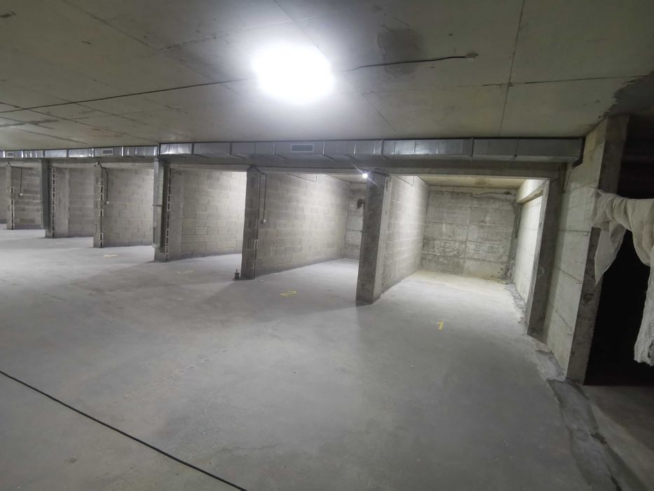 Дава се под наем Гараж / Паркомясто в Варна, Владислав Варненчик - 13 кв.м за 40.8 € - Снимка #1