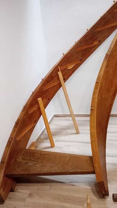 Vând scară interioară