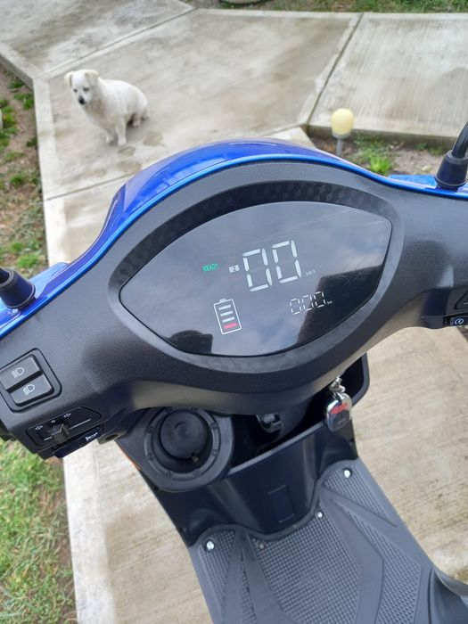 Vand triciclu electric perfect funcțional folasit doar un an și jumata