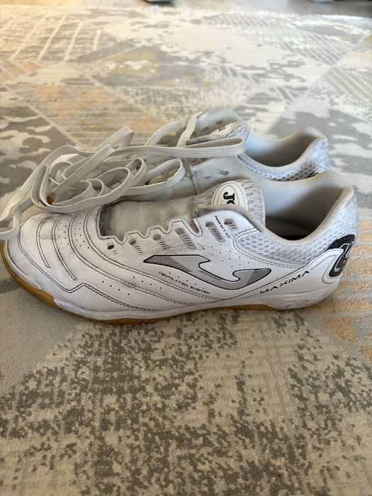 Продам футзалки joma