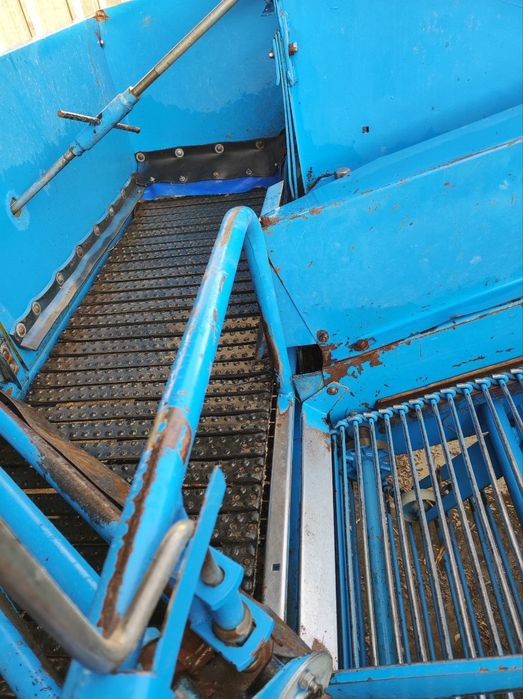 Продам Картофелеуборочные Комбайн