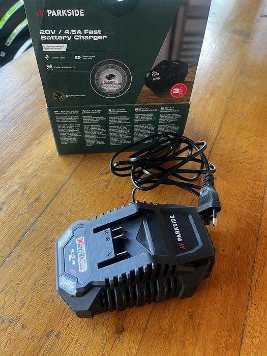 Зарядно Parkside 20V/ 4.5A /120w