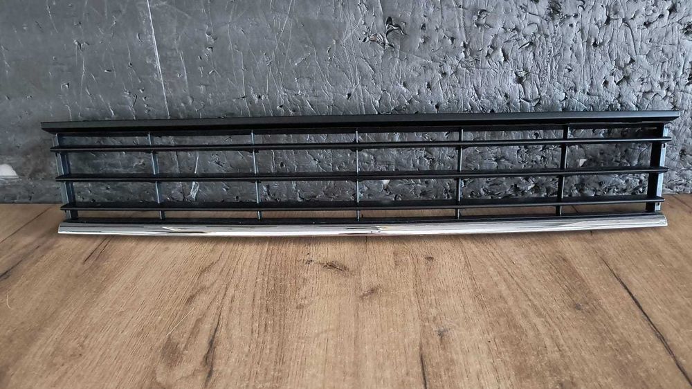 Grila Bara fata centrala VW Passat B7 10-2014