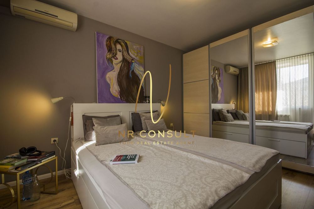 Продава се Многостаен апартамент в София, Изток - 200 кв.м за 2990 €/кв.м - Снимка #8