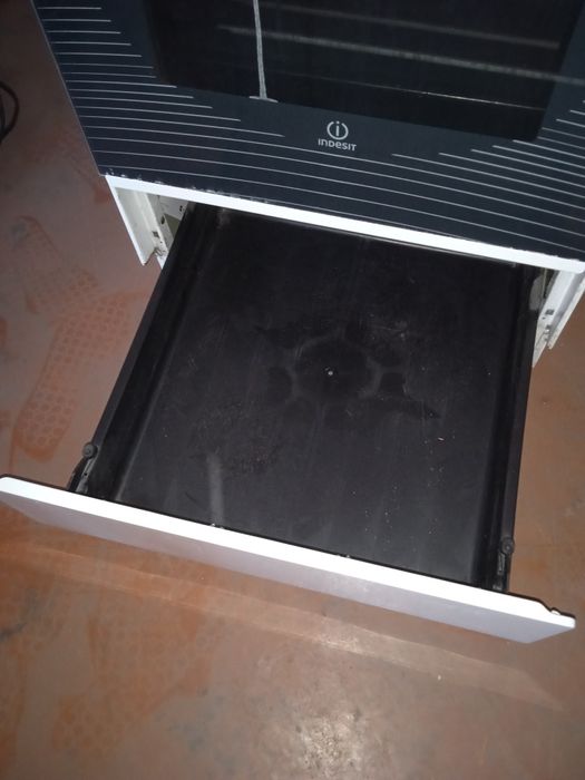 Продам электроплиту