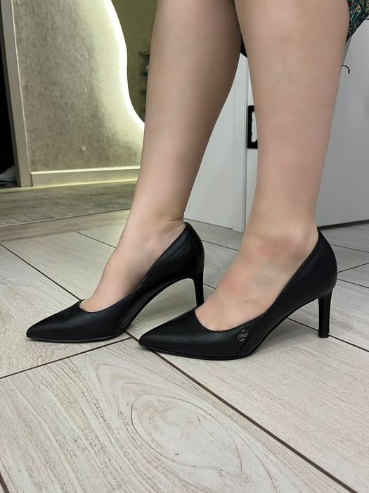 Продам женские туфли.