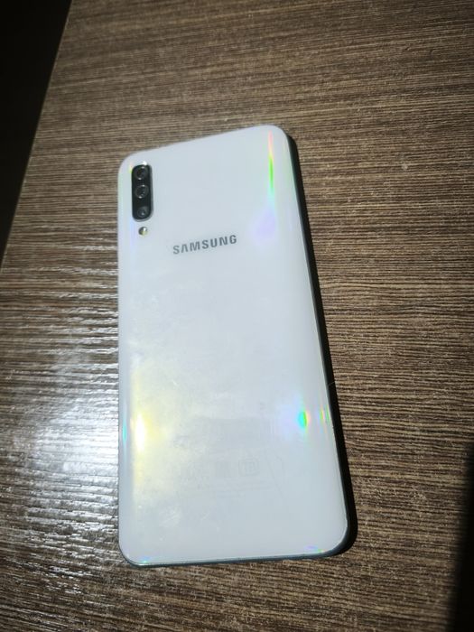 Смартфон Samsung Galaxy A50