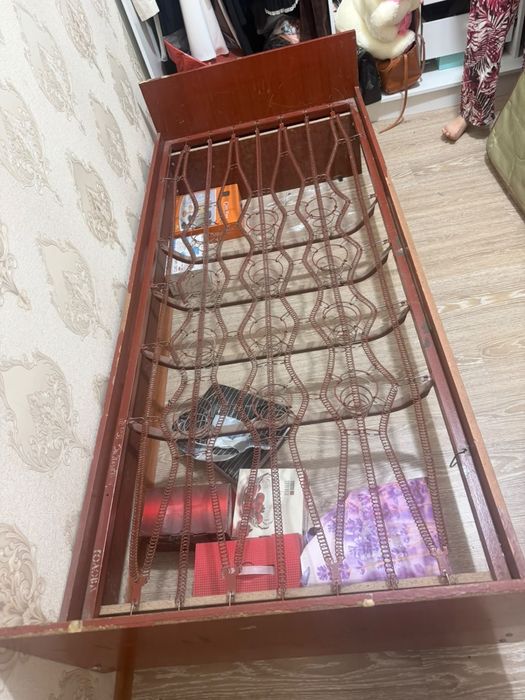 Кровать односпальное