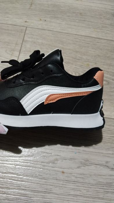 Продам кросовки новые