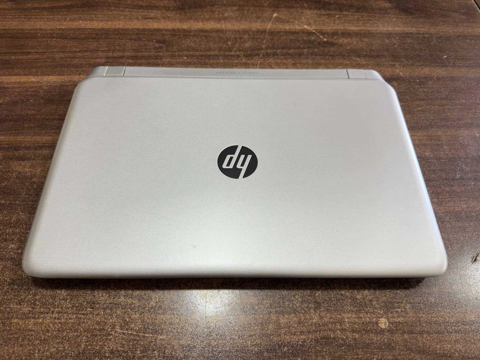 Продавам лаптоп HP Pavilion 15-p051su