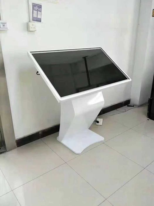 Сенсорный информационный (инфокиоск) с диагональю 43"