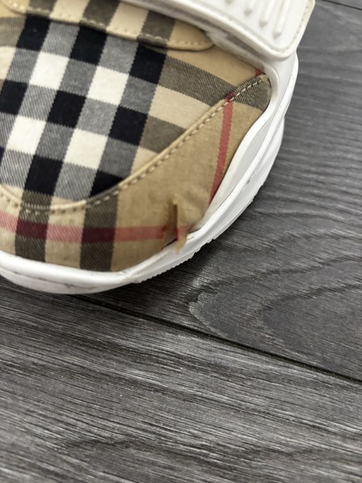 vand adidasi burberry marimea 38 purtati.