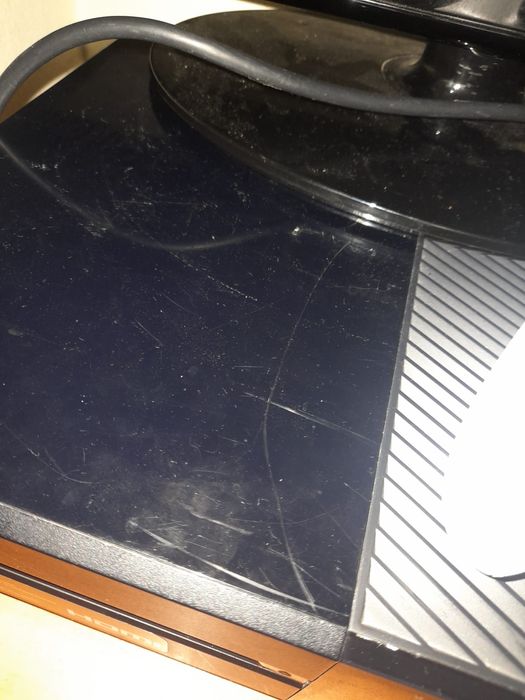 XBOX ONE perfect doar cu o zgarietura