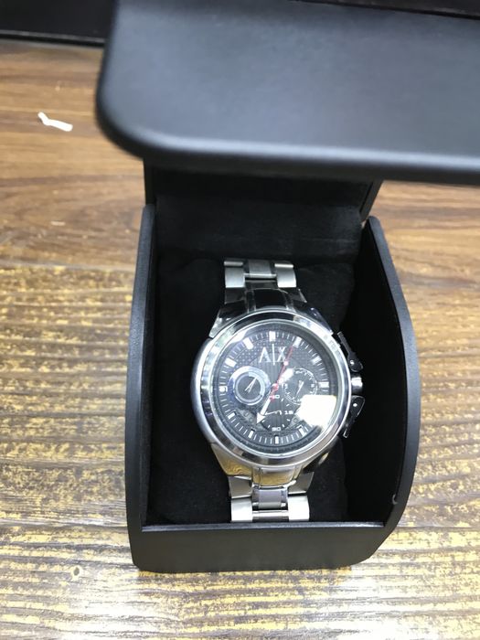 Armani exchange soati sotiladi