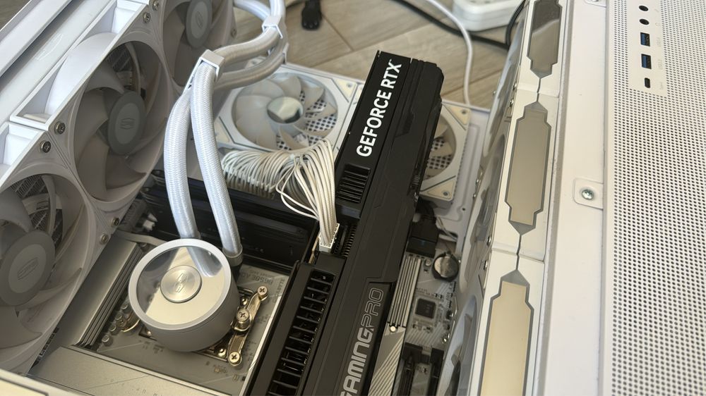 9800x3d на Rtx 5070 )