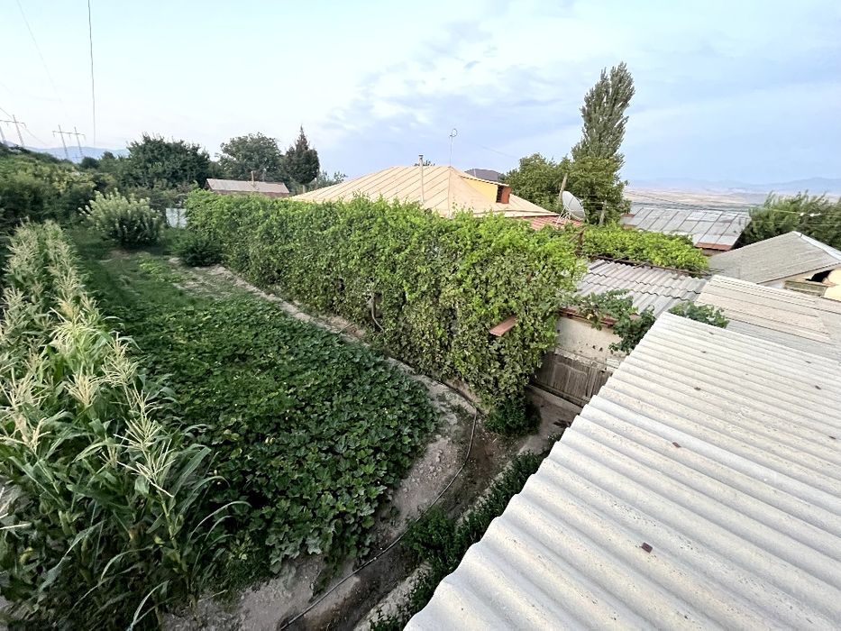 Дом с участком г.Чирчик (газ+свет,участок) от собственника)