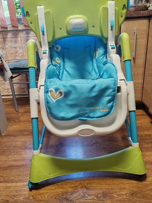 Scaun pentru hrănirea copilului