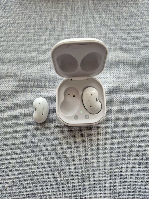 Vând căști samsung galaxy earbuds live