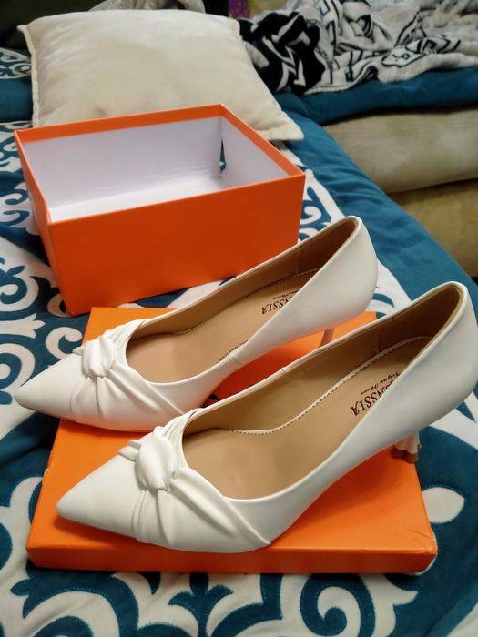 белые туфли продам