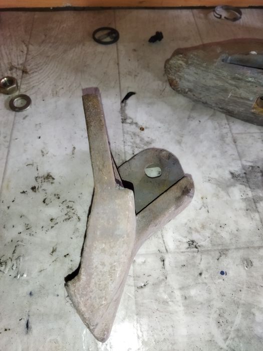 Клыки,зубы дракона на ковш