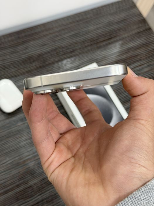 продам iphone 15 про макс