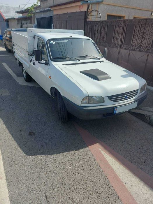 Mașină Dacia papuc