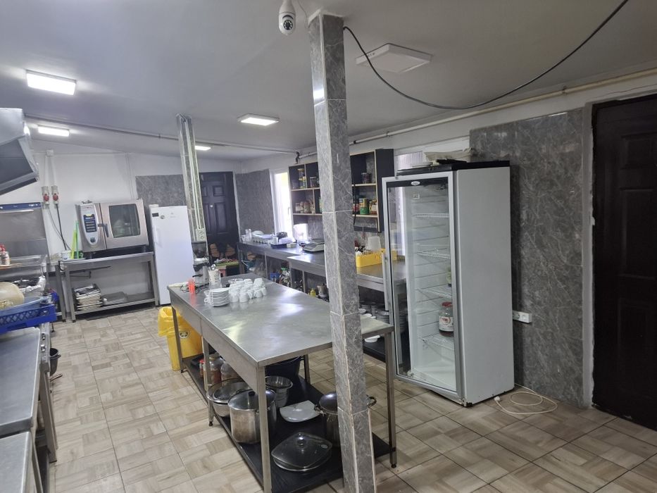 Închiriez spațiu comercial/ Resturant  complet