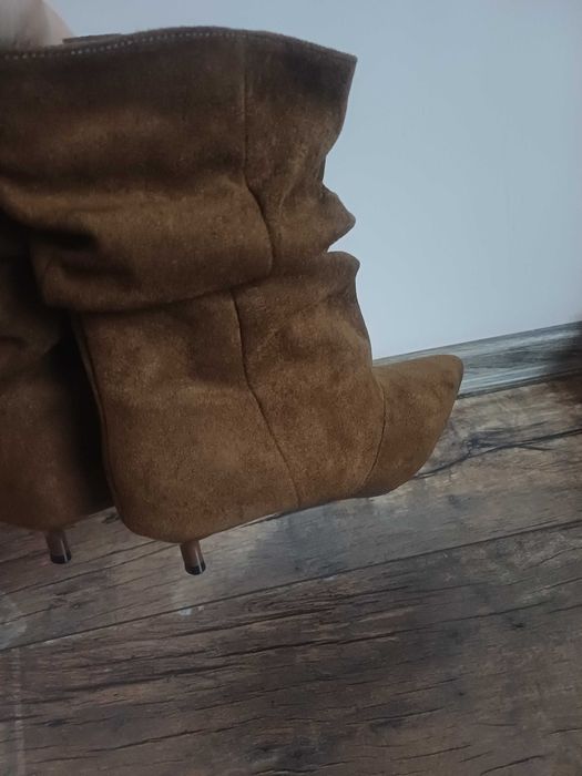 Велурени  кафяви боти