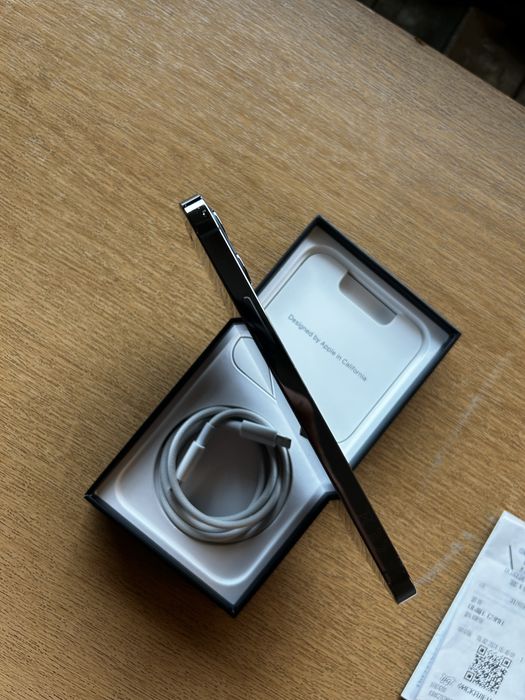 Продавам Iphone 12pro